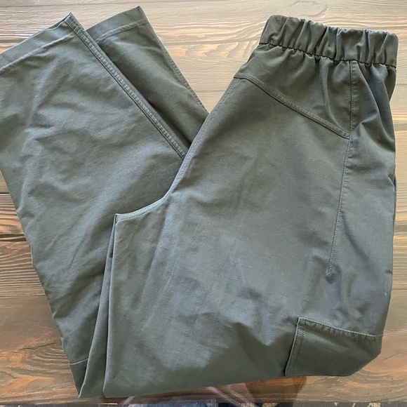 Lululemon Athletica cargo pants - Picture 2 of 9